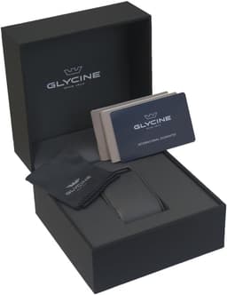 Glycine 42mm watch, detail view 5