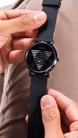 Guess 44mm Herrenuhr, Detailansicht 4