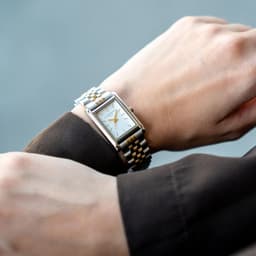 Liebeskind Berlin Small Retro 31.5mm Womens, detail view 2