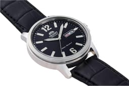 Orient Contemporary Conmuter 42mm Herrenuhr, Detailansicht 3