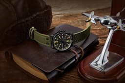 Stuhrling Original Aviator 43mm Mens, detail view 6